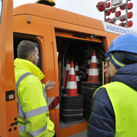 Silničáři ukázali svým předchůdcům zajímavé stavby