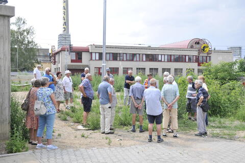Dopraváčtí senioři si prohlédli železničářské stavby