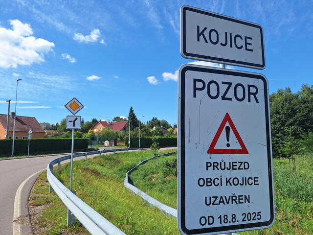 Začíná oprava průtahu Kojicemi, obec vybuduje nové přípojky a chodníky