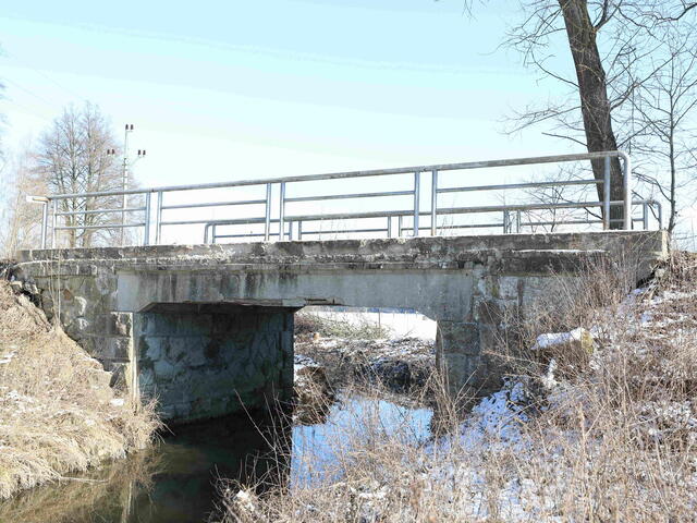 Začala stavba unikátního dřevobetonového mostu v Dolní Čermné