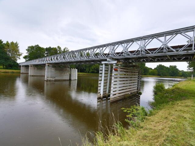 Provizorní most ve Valech změní své „působiště“