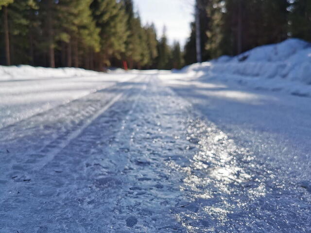 Silnice v Pardubickém kraji může od úterý pokrýt ledovka