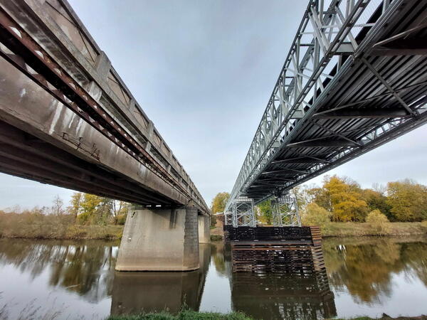 V Řečanech nad Labem se jezdí po provizoriu. Pěším slouží lávka