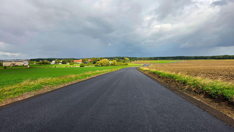 Modernizace silnice II/323 pokračuje. Práce míří do Rohovládovy Bělé