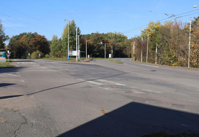 Křižovatku v Rybitví čekají úpravy. Bude přehlednější a bezpečnější